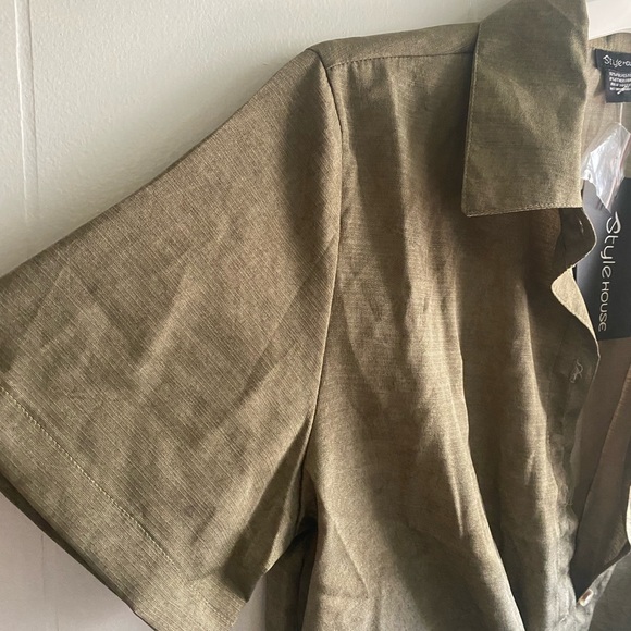 Olive green top with buttons - Picture 4 of 5